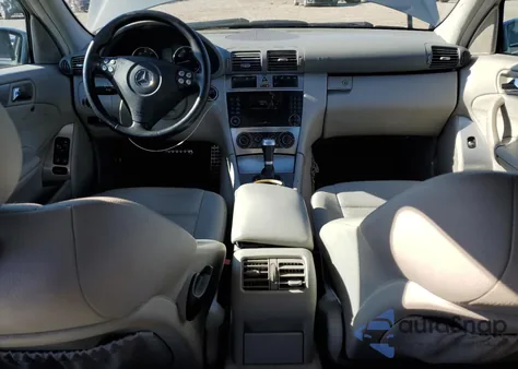 2005 Mercedes-Benz C 230K Sport Sedan из США, поврежденный, VIN WDBRF40J75F606095